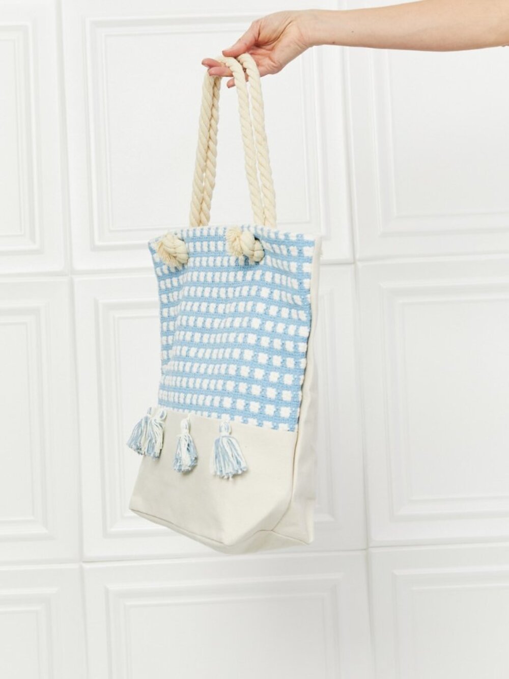 NWT Justin Taylor Picnic Date Tassel Tote Bag - Picture 4 of 4